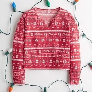 NWT - Hollister Women’s Cozy Sleep Top (Red Winter Print)